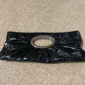 PATENT BLACK CLUTCH WITH SILVER ACCENT